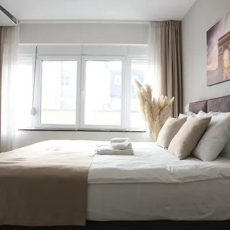 Templum Apartments - Slavija Square Belgrad Exteriör bild